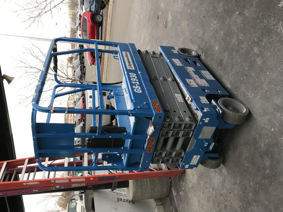 2019 Genie GS-1930 Fixed rails with chain Entry