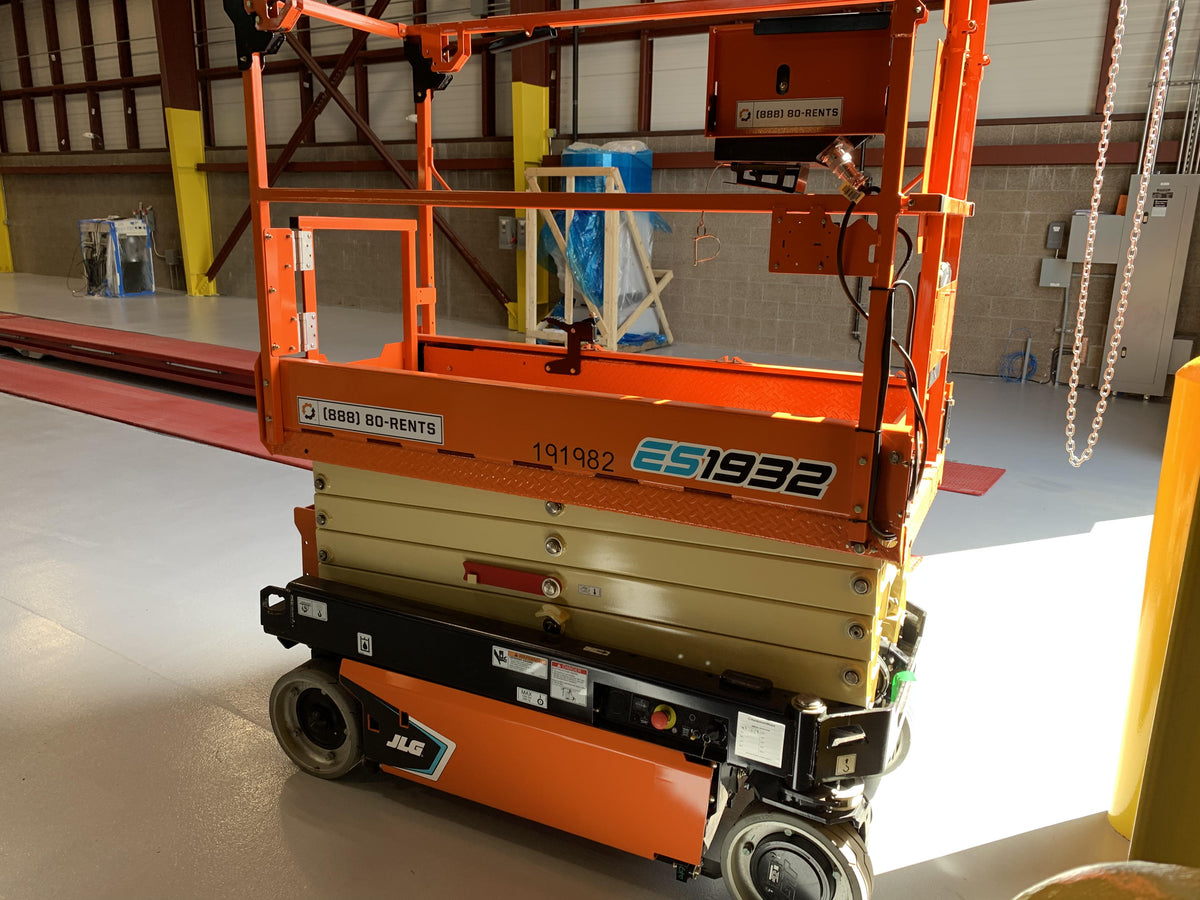 2021 JLG ES1932