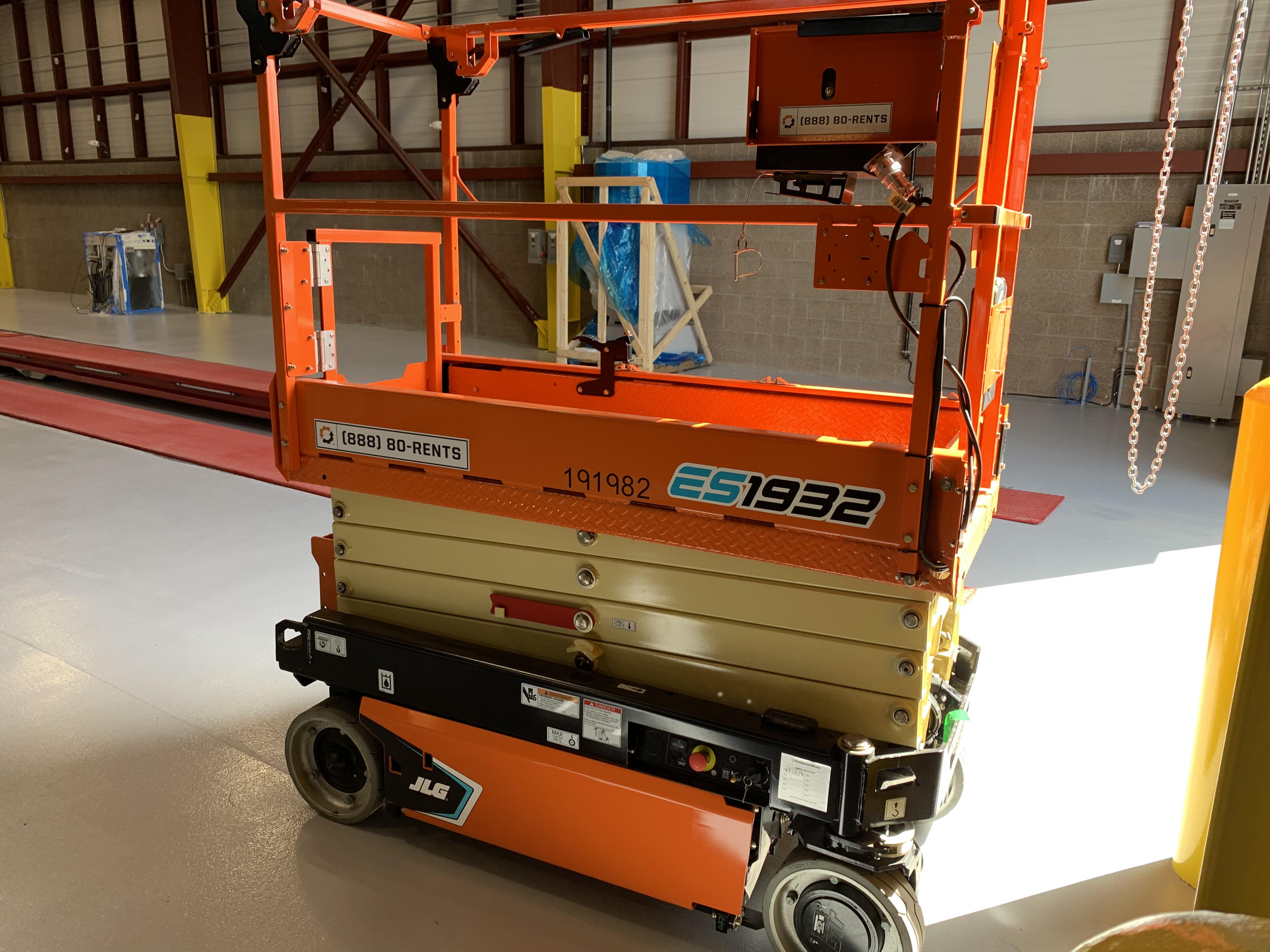 2021 JLG ES1932