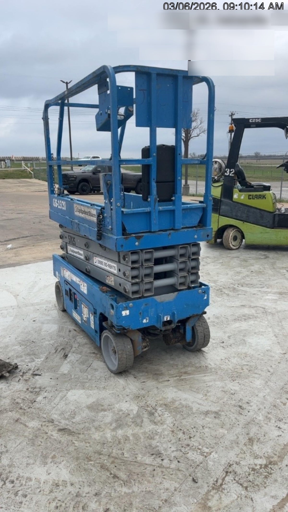 2019 Genie GS-1930 Fixed Rails with Chain Entry