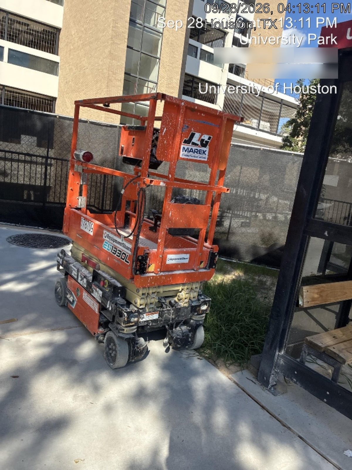 2021 JLG ES1330L