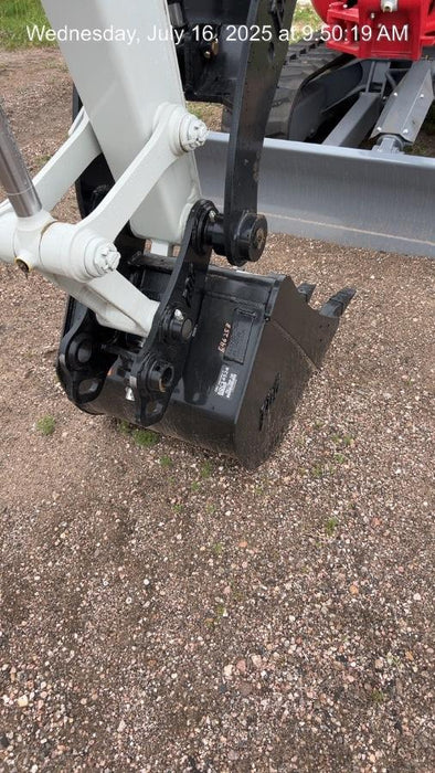 2025 TAKEUCHI 24" Bucket Takeuchi
