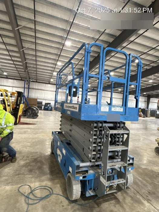 2019 Genie GS-4047 Folding rails with half height swing gate, 800W Inverter