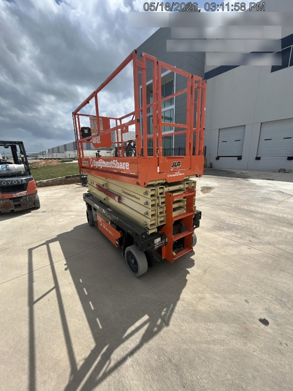 2023 JLG R4045
