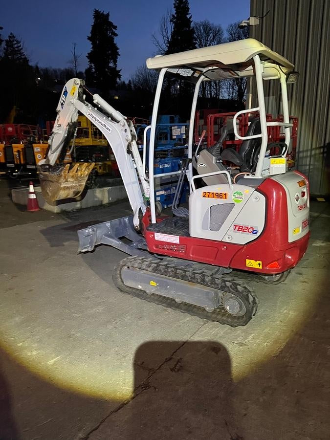 2022 TAKEUCHI TB20e