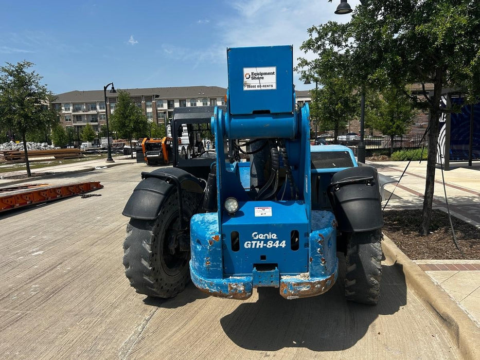 2017 GENIE GTH-844