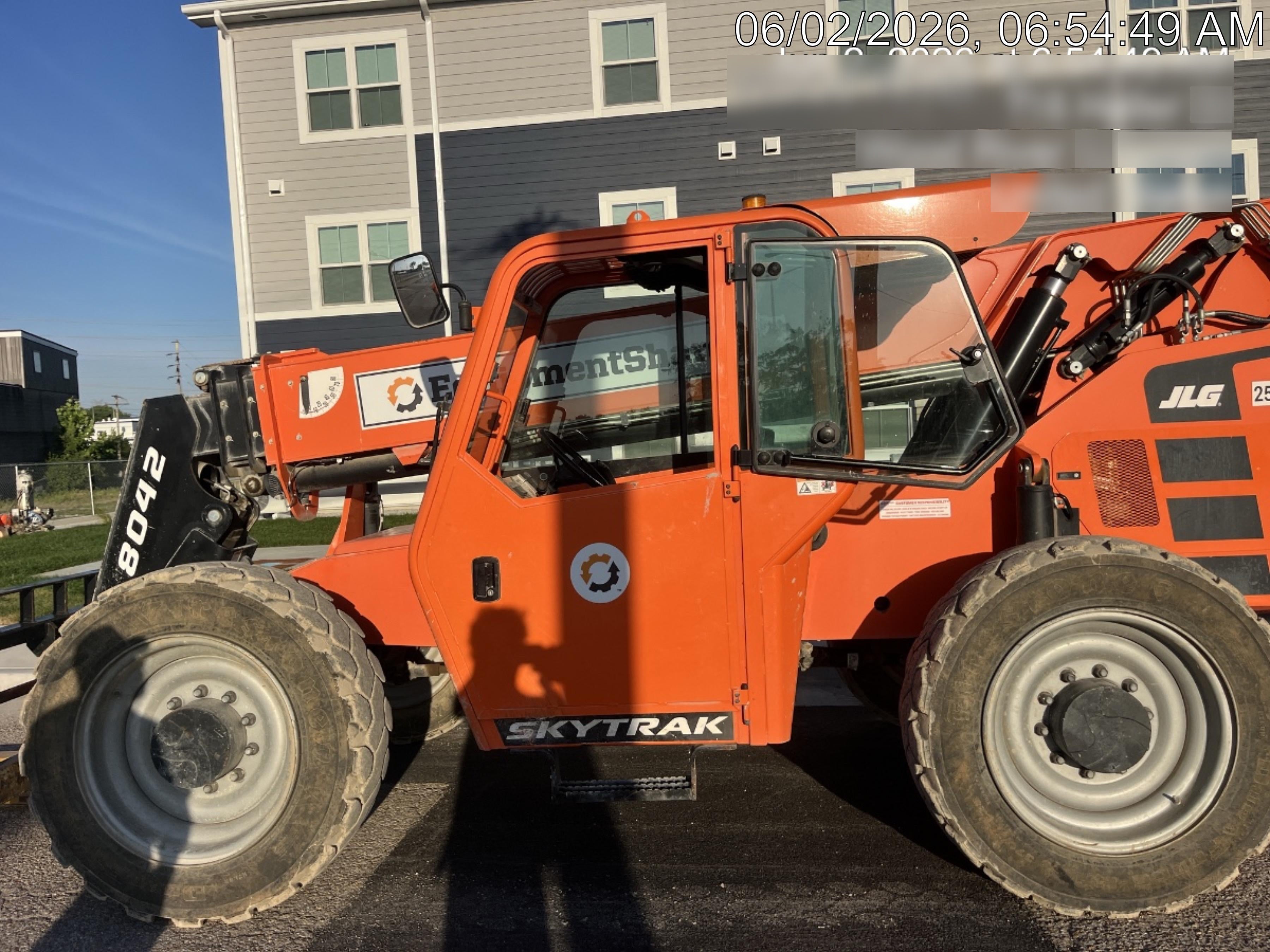 2022 SKYTRAK 8042