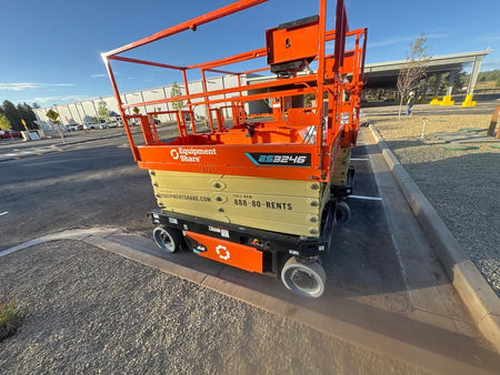 2025 JLG ES3246