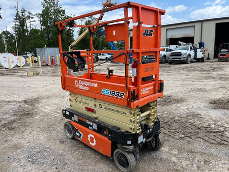 2022 JLG ES1932