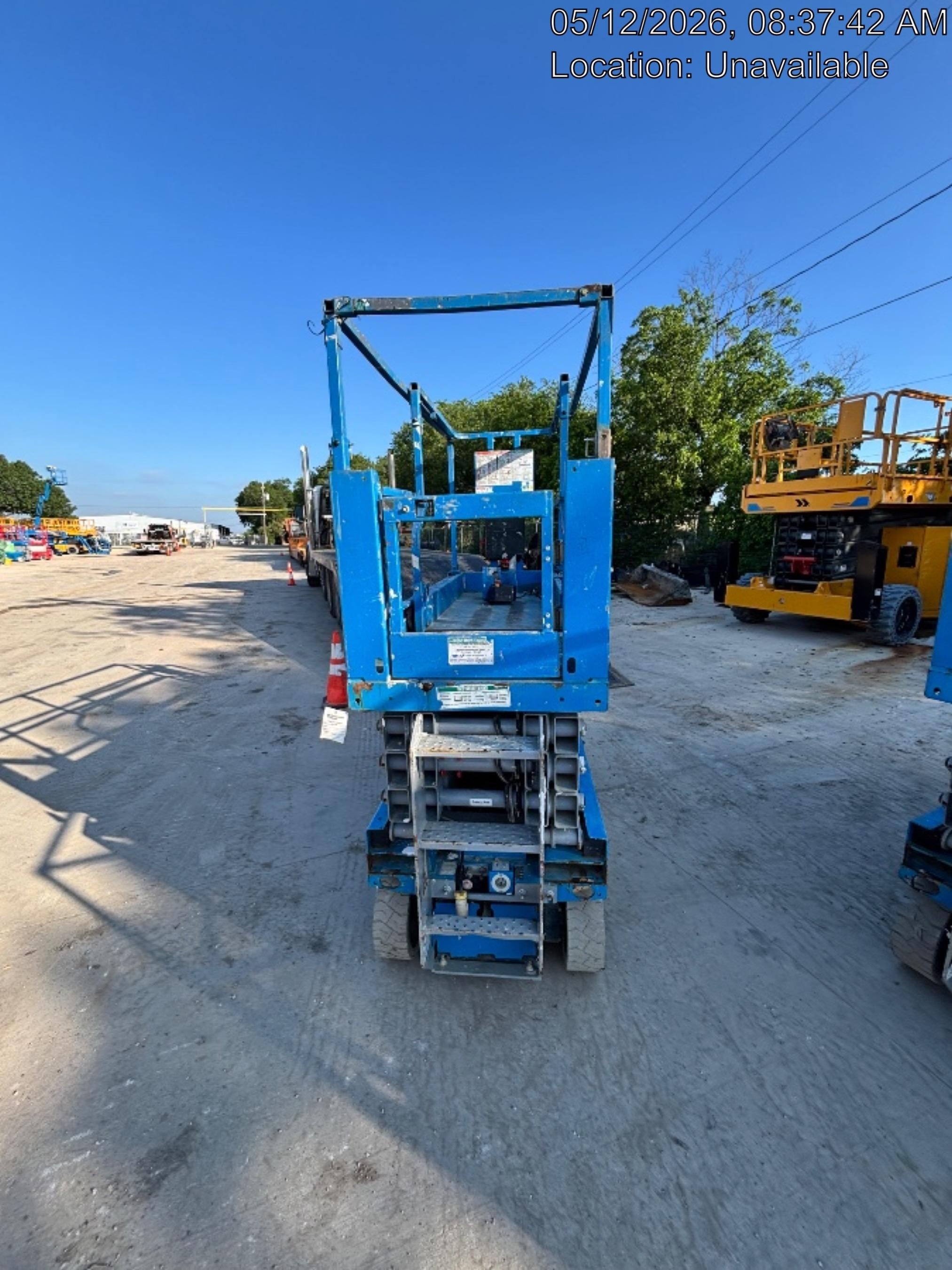 2019 Genie GS-2632 Folding rails with half height swing gate