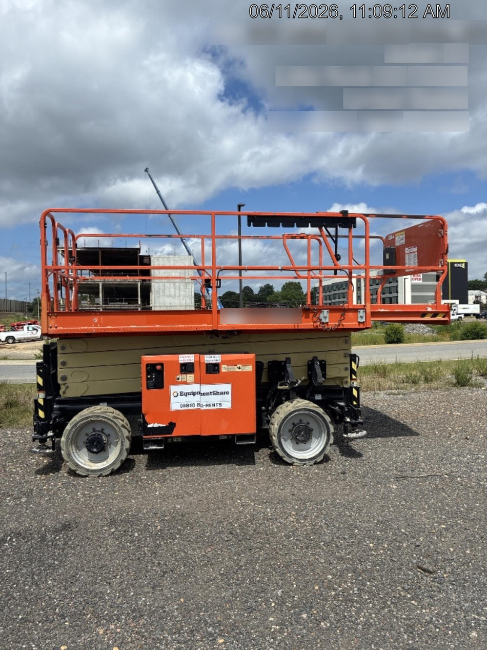 2022 JLG RT4069