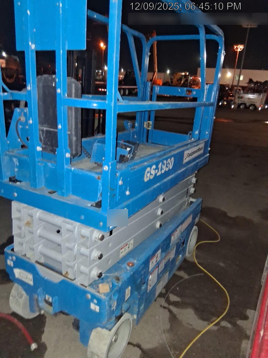 2019 Genie GS-1930 Half Height Swing Gate, 800W Inverter