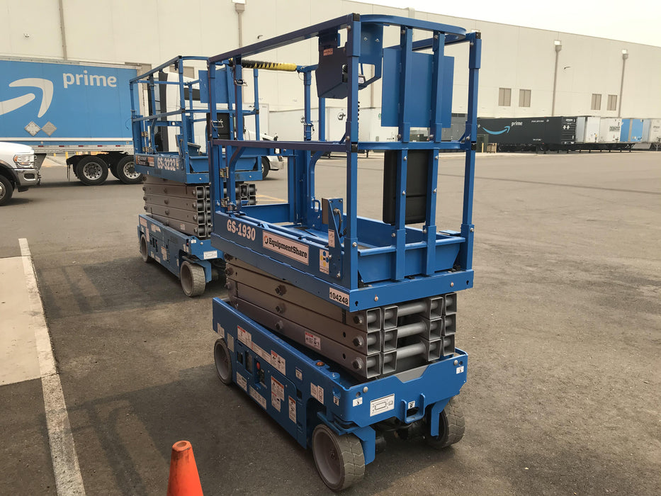 2020 Genie GS-1930 Solid Non Marking Tires, Beacon, Folding rails with half height swing gate, 800W Inverter