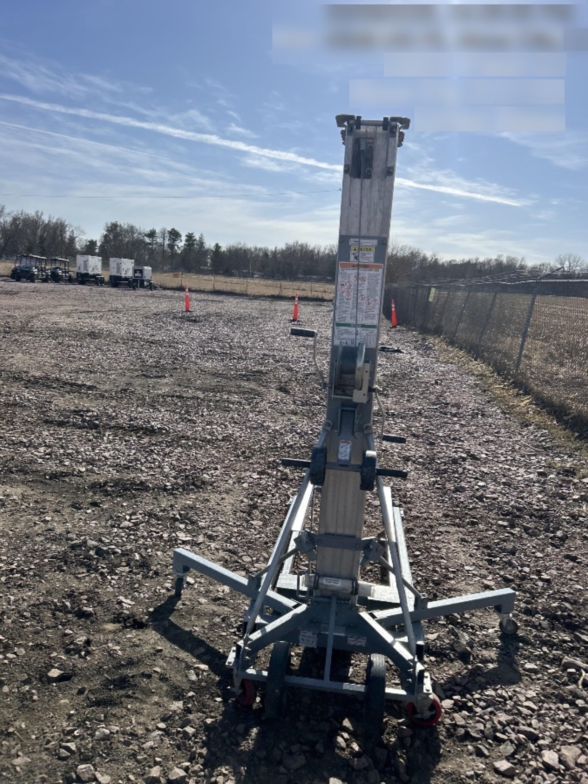 2023 GENIE SLC-24