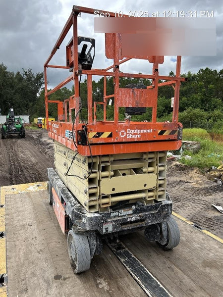 2022 JLG ES3246
