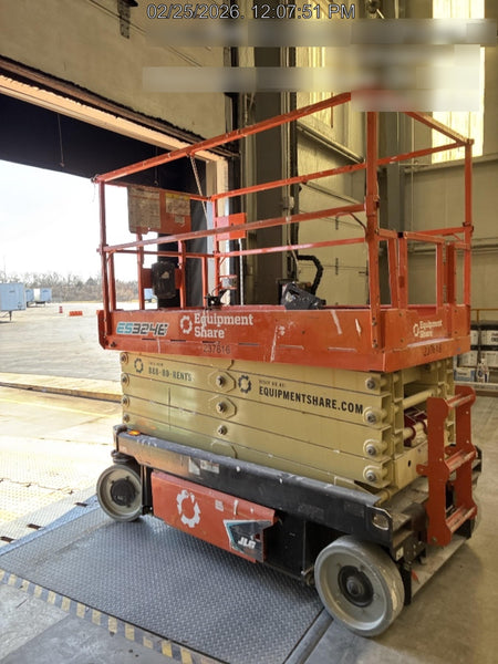 2022 JLG ES3246