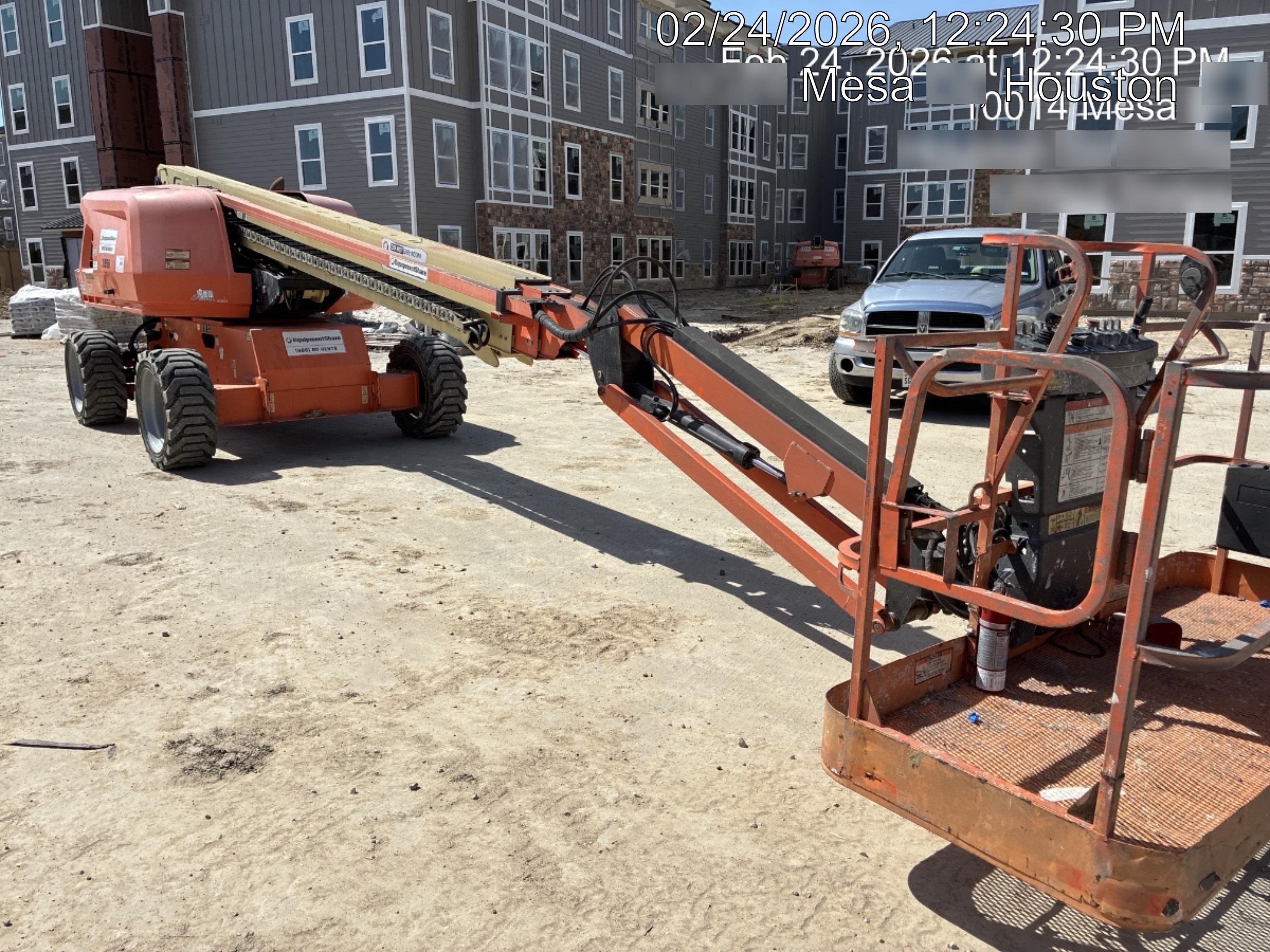 2019 JLG 660SJ