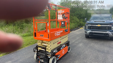2025 JLG ES1932