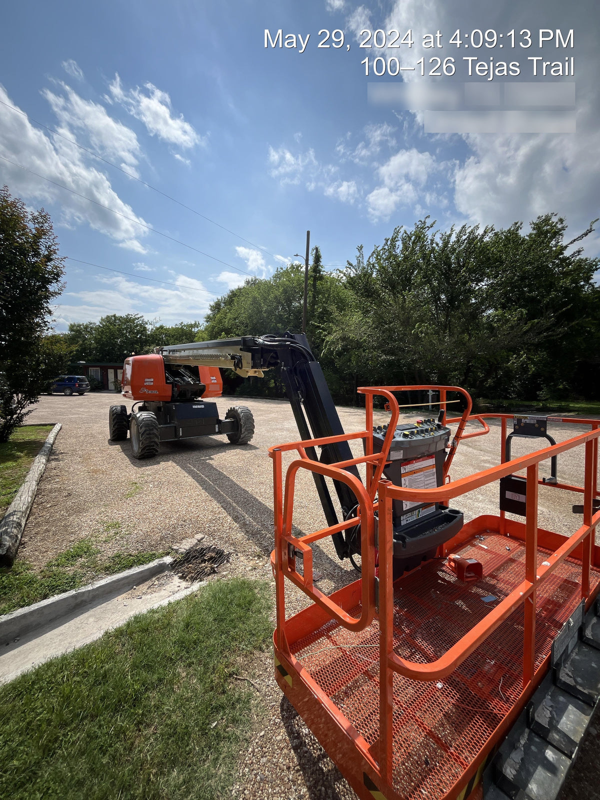 2023 JLG 660SJ