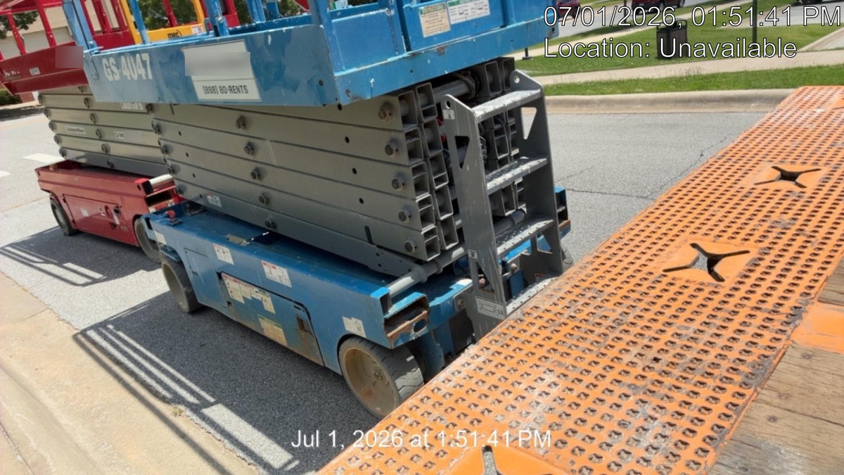 2019 Genie GS-4047 Folding rails with half height swing gate