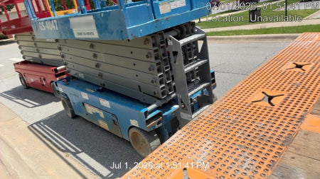 2019 Genie GS-4047 Folding rails with half height swing gate