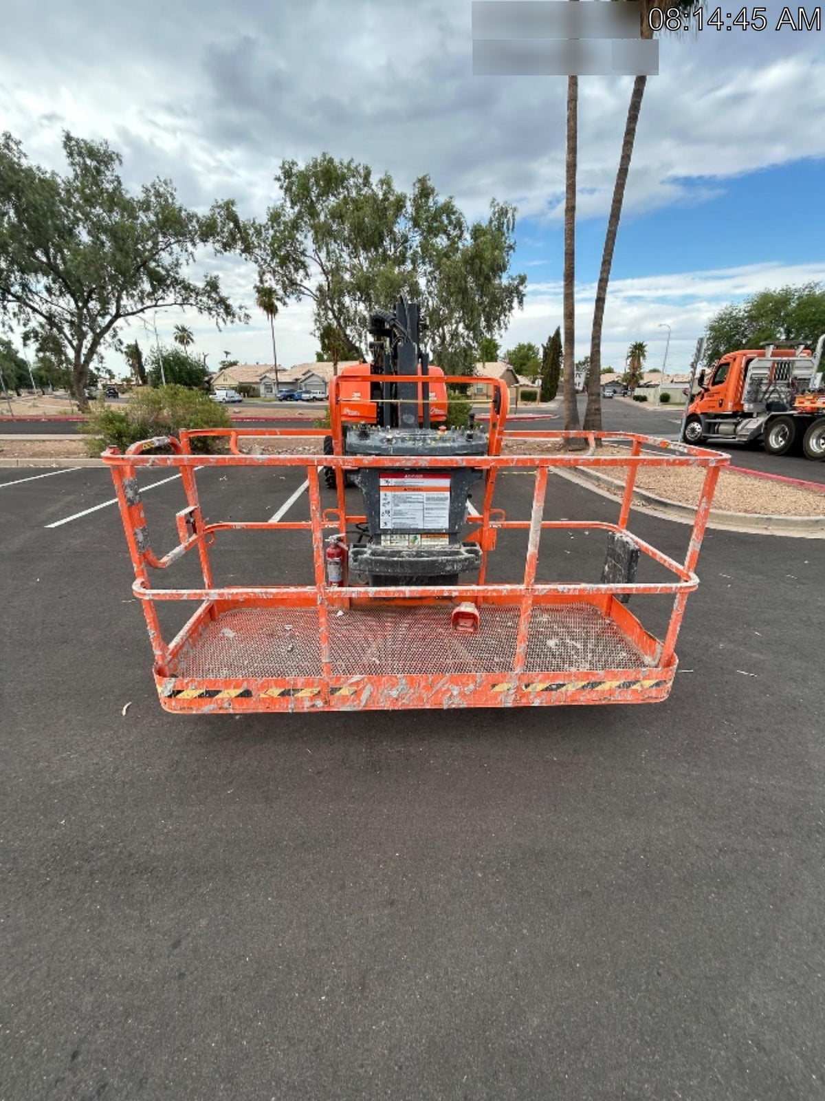 2023 JLG 660SJ