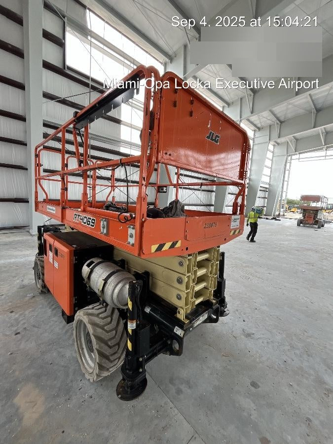 2022 JLG RT4069