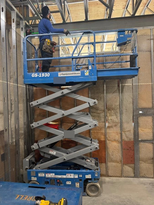 2020 Genie GS-1930 Fixed rails with chain entry gate - Pre A92.20