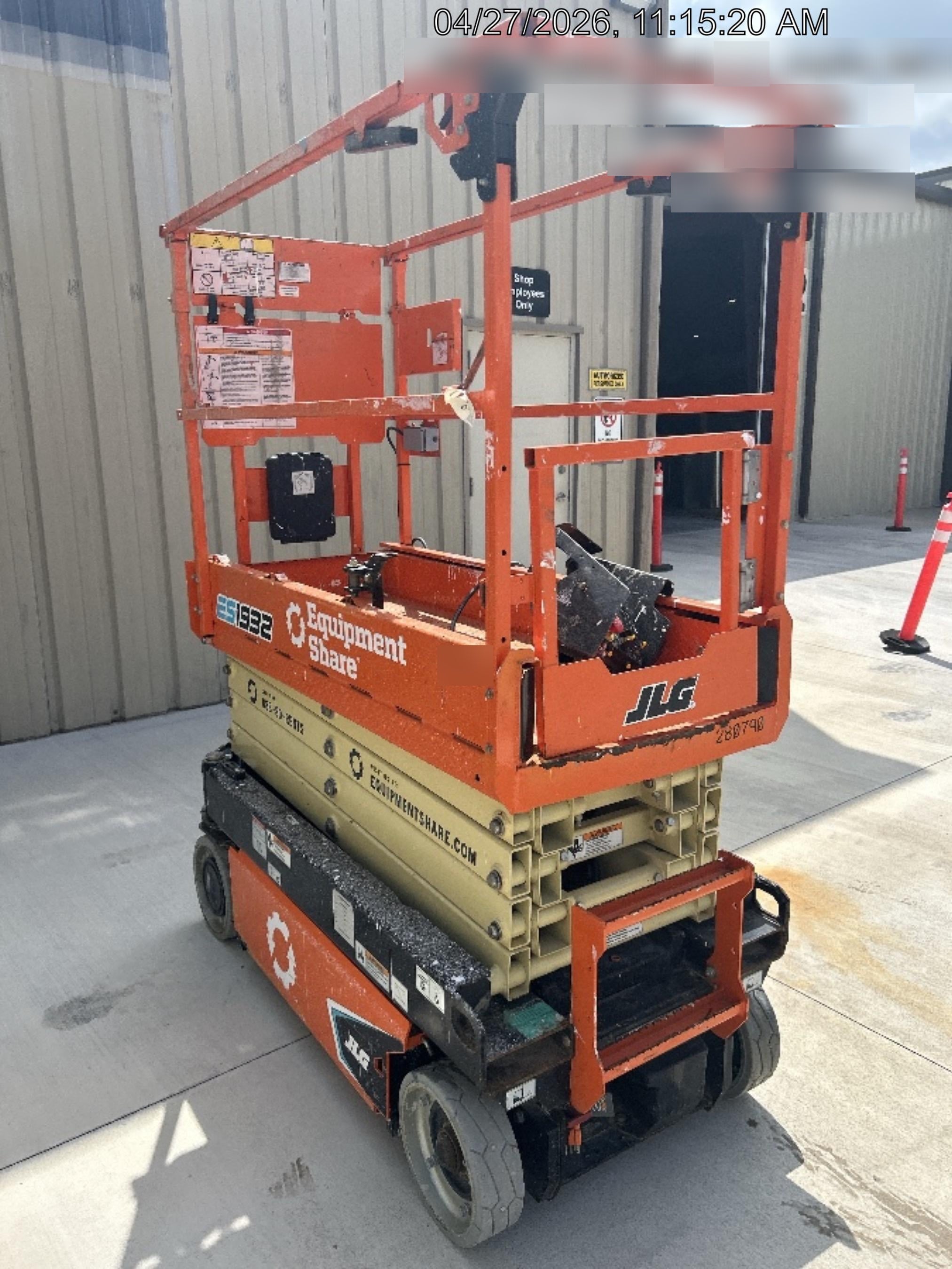 2022 JLG ES1932