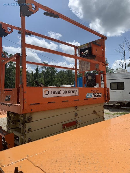 2021 JLG ES1932