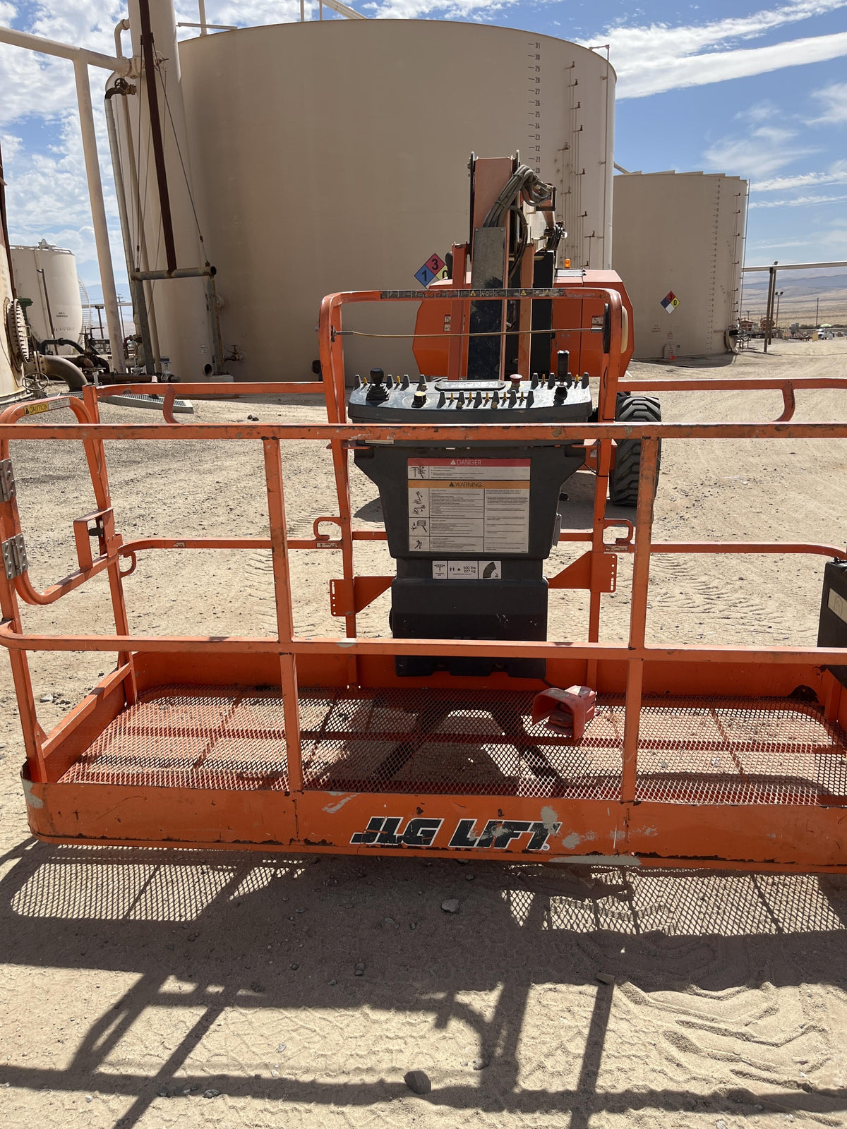 2020 JLG 800AJ