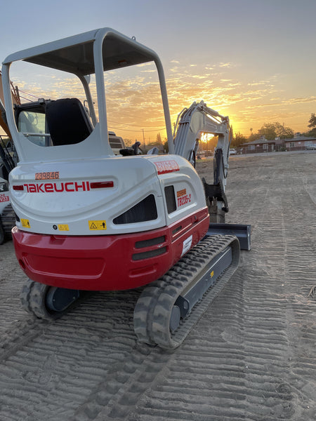 2022 TAKEUCHI TB235-2R