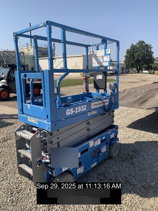 2021 GENIE GS-1932