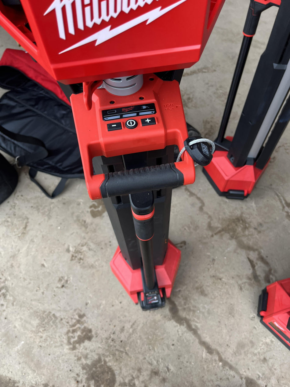 2023 MILWAUKEE 2136-20