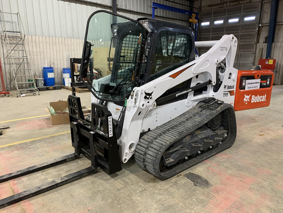 2020 Bobcat T740 74Hp T4, Cab/Heat/Air, Selectable Joystick Controls, Aux Hydraulics, Backup Alarm, P29 Performance Package, Rubber Tracks, Auto Ride Control, Reversing Fan, 7-Pin Attachment Control Kit
