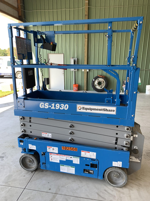 2020 Genie GS-1930 Solid Non Marking Tires, Beacon, Folding rails with half height swing gate, 800W Inverter