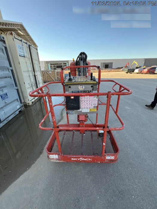 2017 SKYJACK SJ30 AJE