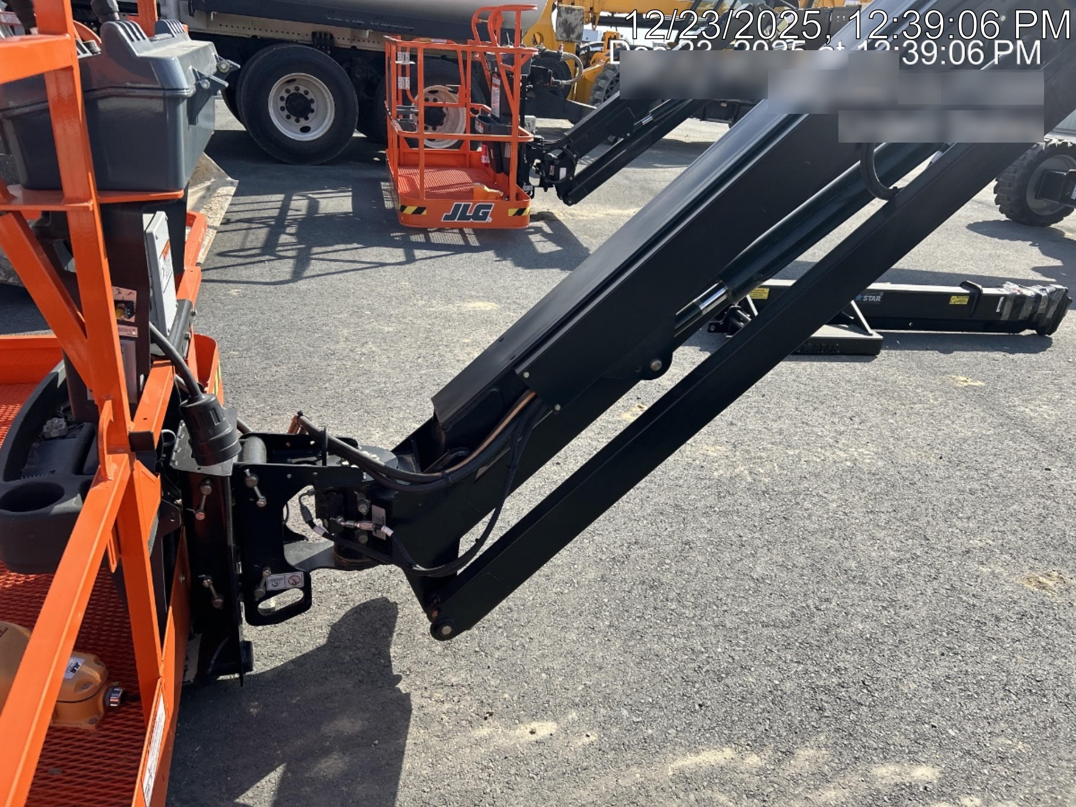 2025 JLG 460SJ