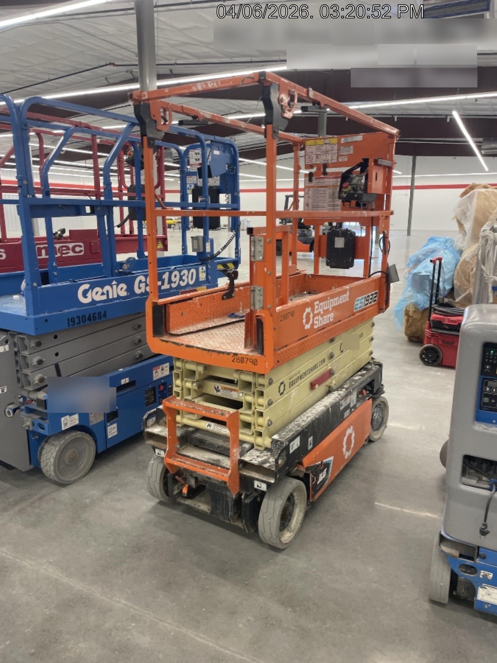 2022 JLG ES1932