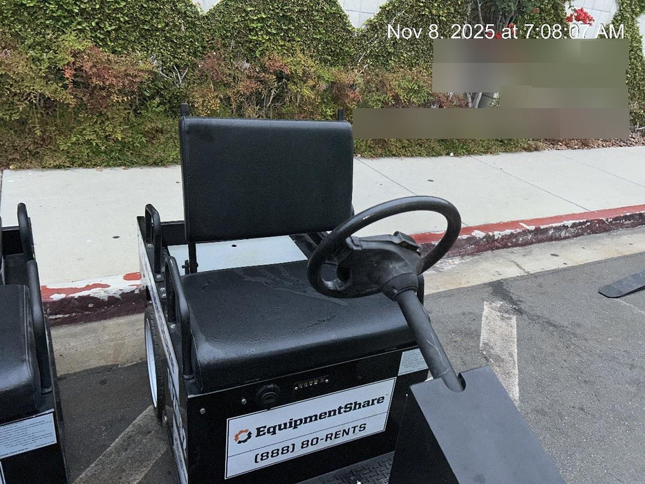 2021 Expeditor Expeditor 3 wheel Expeditor, Steering Wheel, Solid Non marketing tires, Ball Hitch, Front bumper, Painted Black