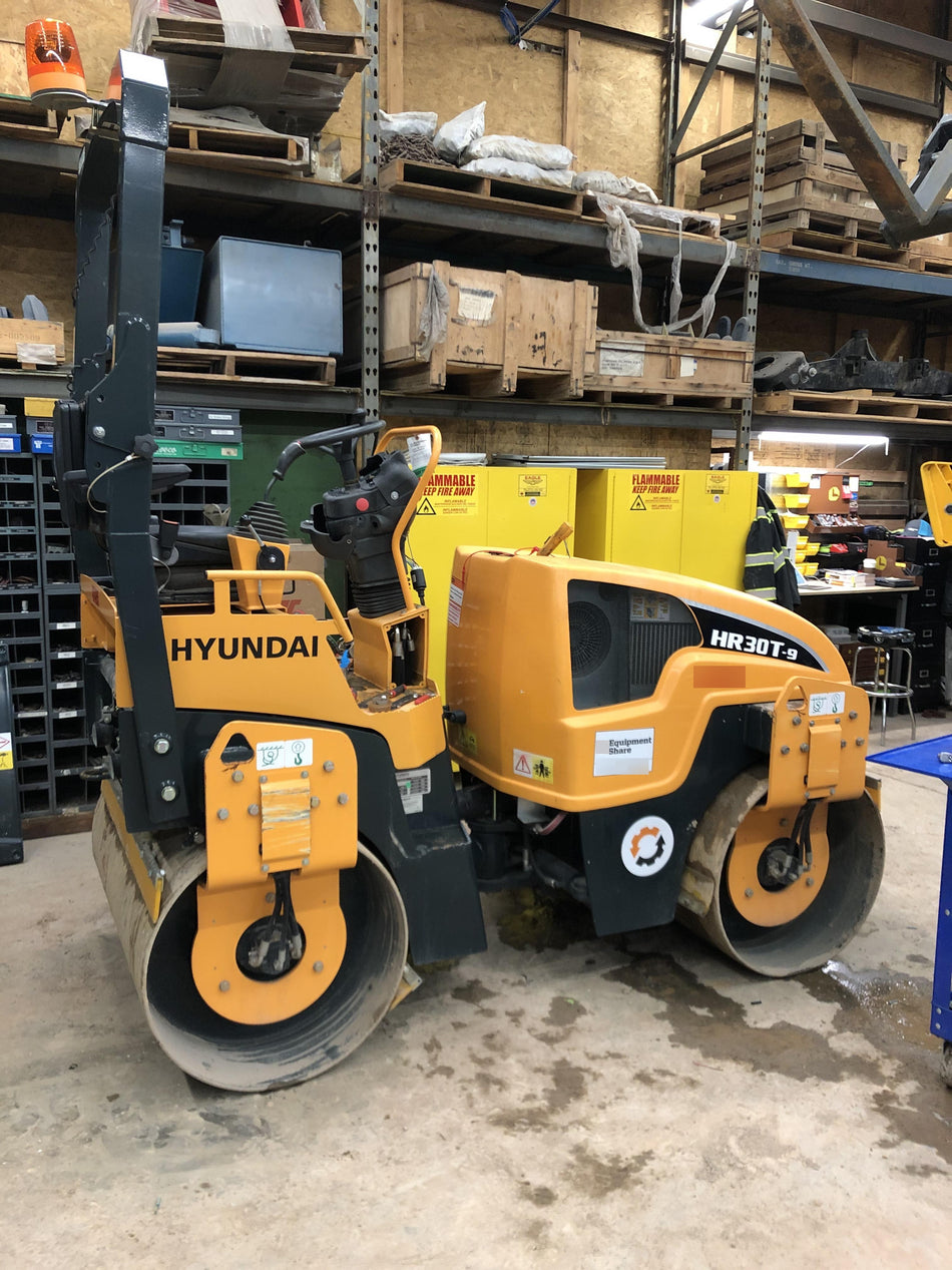 2017 HYUNDAI HR30T-9