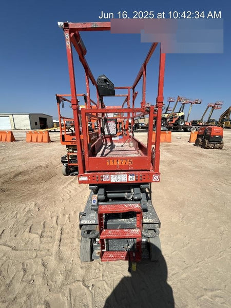2020 Skyjack SJIII-3219 Solid NM Tires, Half height spring hinged entry gate, Dual Beacons, 800W Inverter