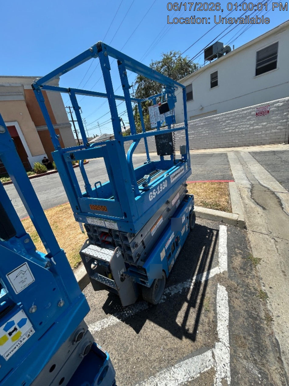 2020 Genie GS-1930 Solid Non Marking Tires, Beacon, Folding rails with half height swing gate, 800W Inverter