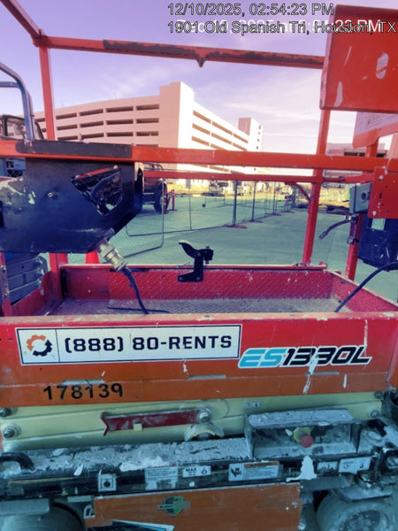 2021 JLG ES1330L