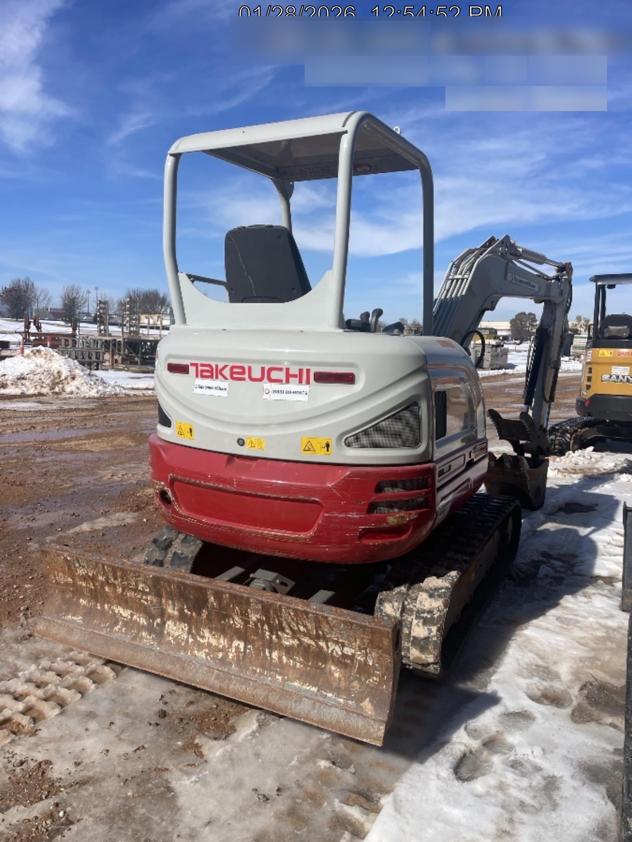 2022 TAKEUCHI TB235-2R