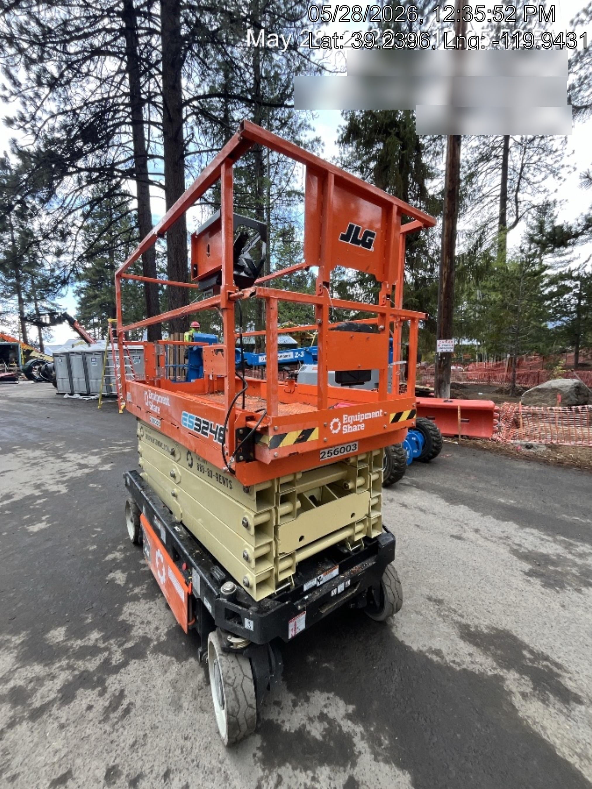 2022 JLG ES3246