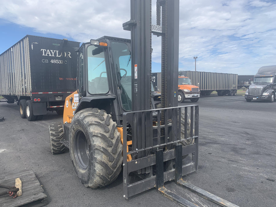 2022 CASE 588H
