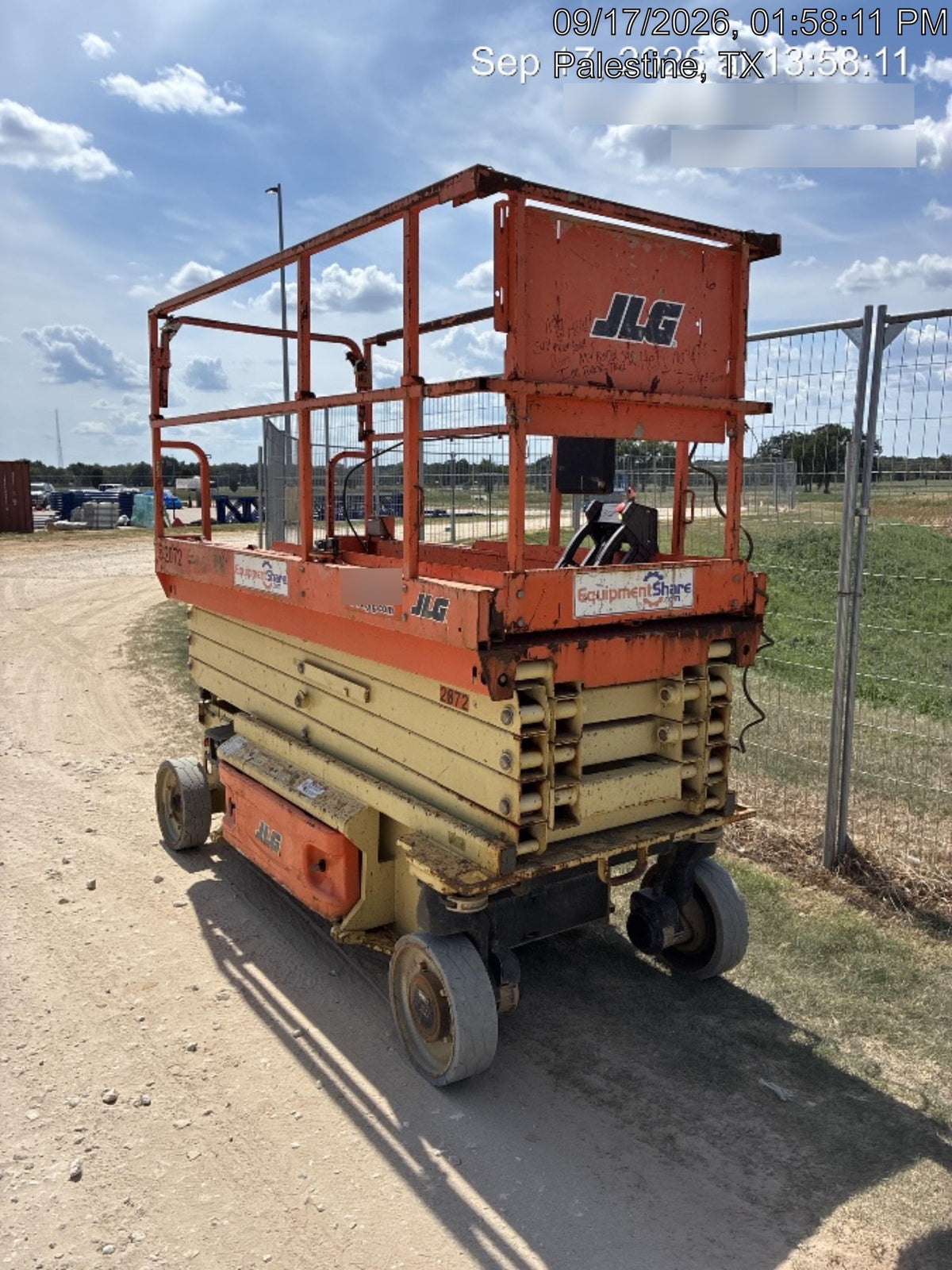 2016 JLG 3246ES