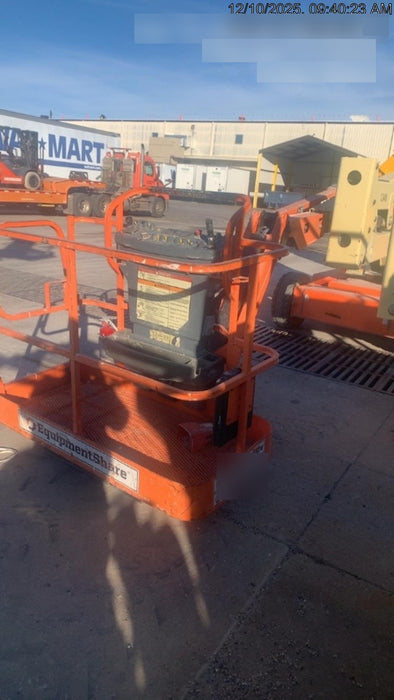2012 JLG E450AJ