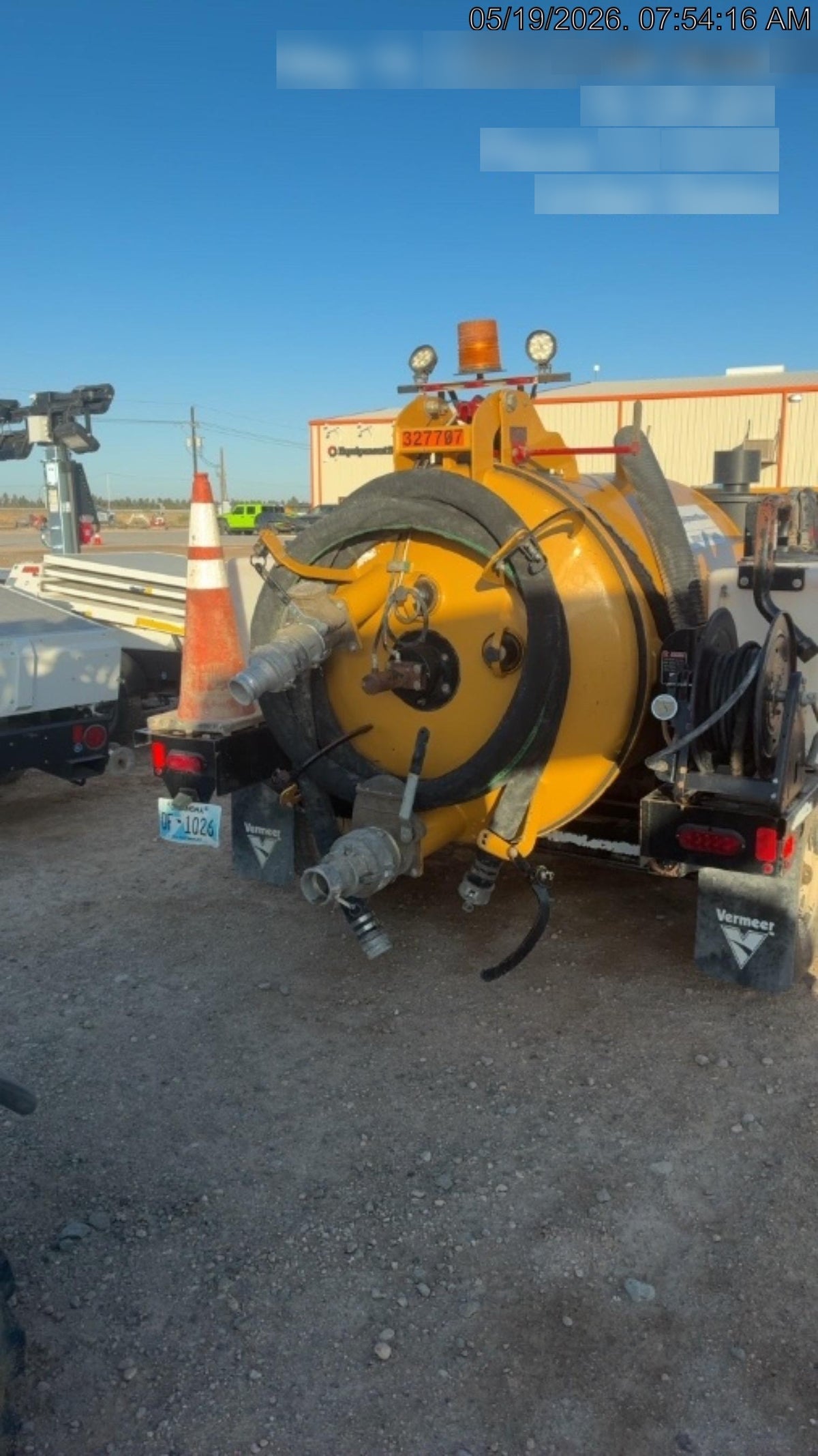 2023 VAC-TRON LP573XDT